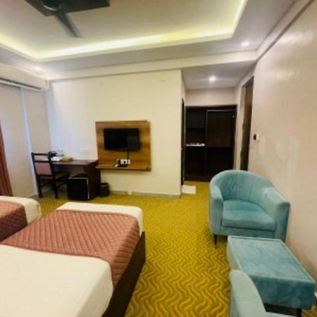 Vovo Hotels Yelahanka Exterior foto