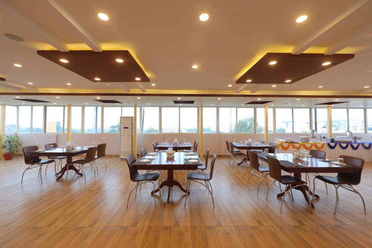 Vovo Hotels Yelahanka Exterior foto