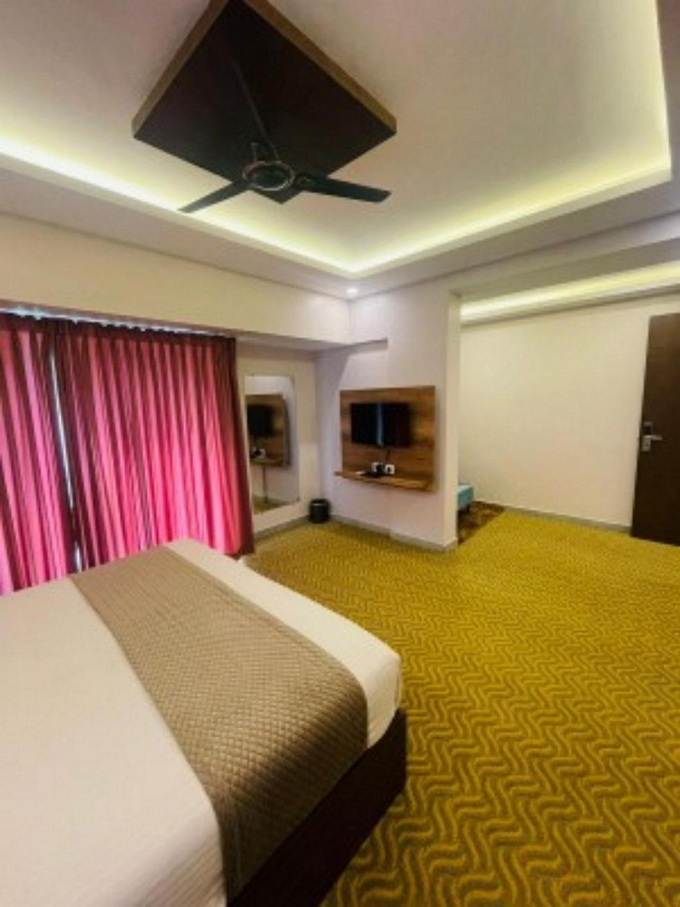 Vovo Hotels Yelahanka Exterior foto