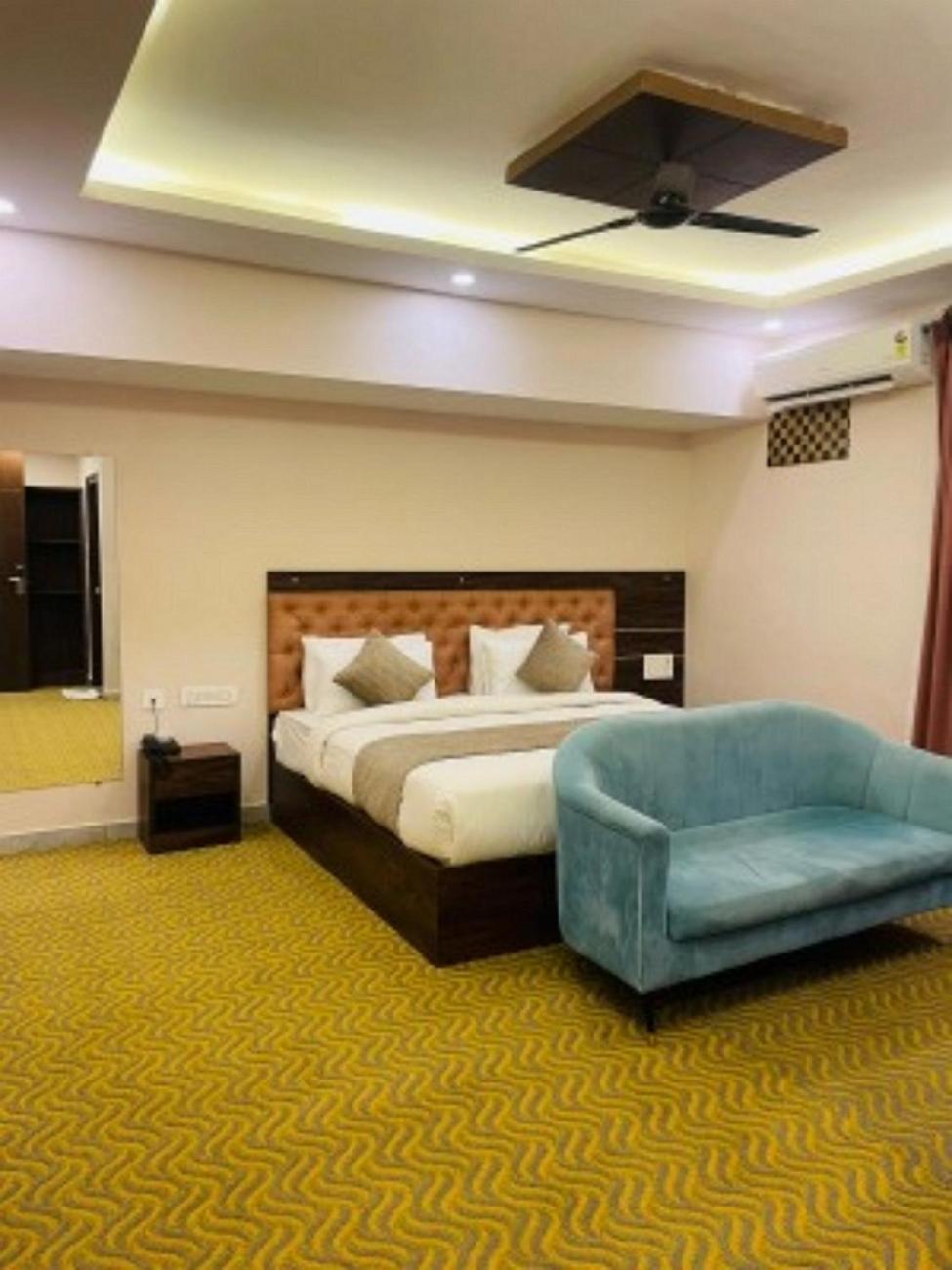 Vovo Hotels Yelahanka Exterior foto