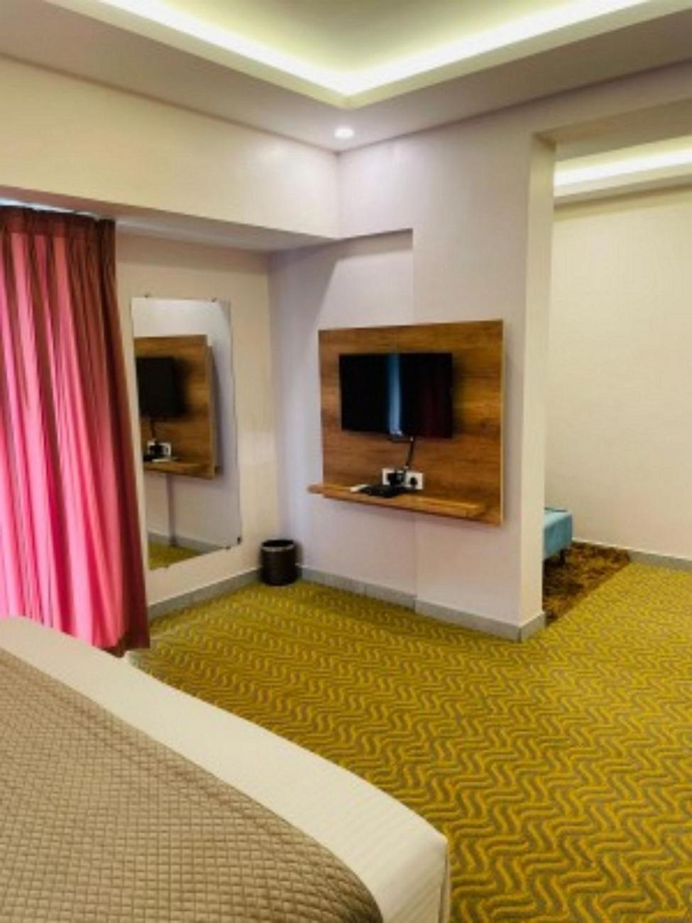 Vovo Hotels Yelahanka Exterior foto
