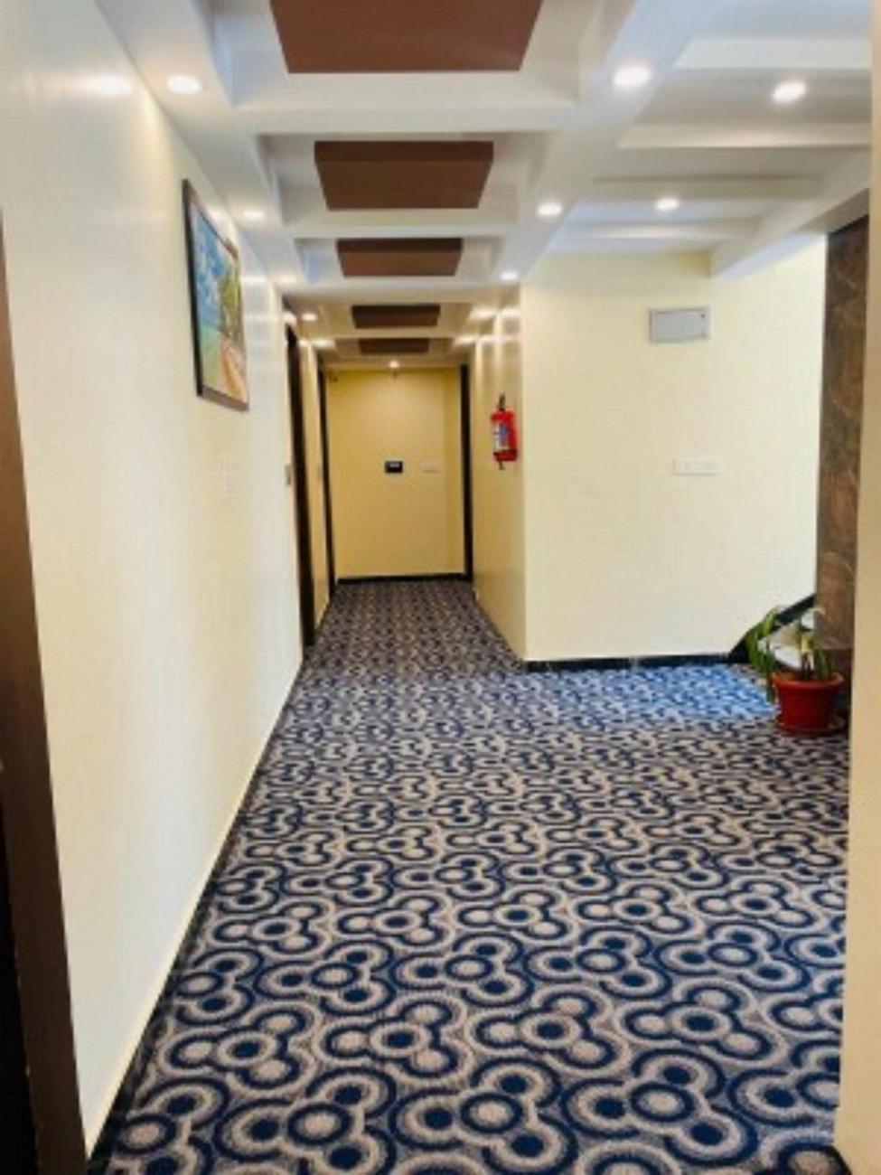 Vovo Hotels Yelahanka Exterior foto