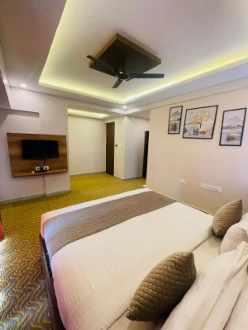Vovo Hotels Yelahanka Exterior foto
