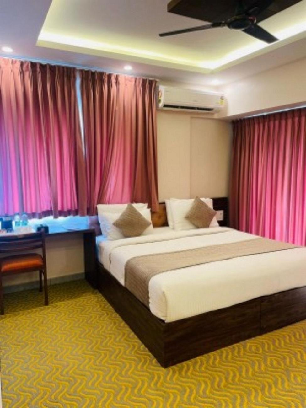 Vovo Hotels Yelahanka Exterior foto